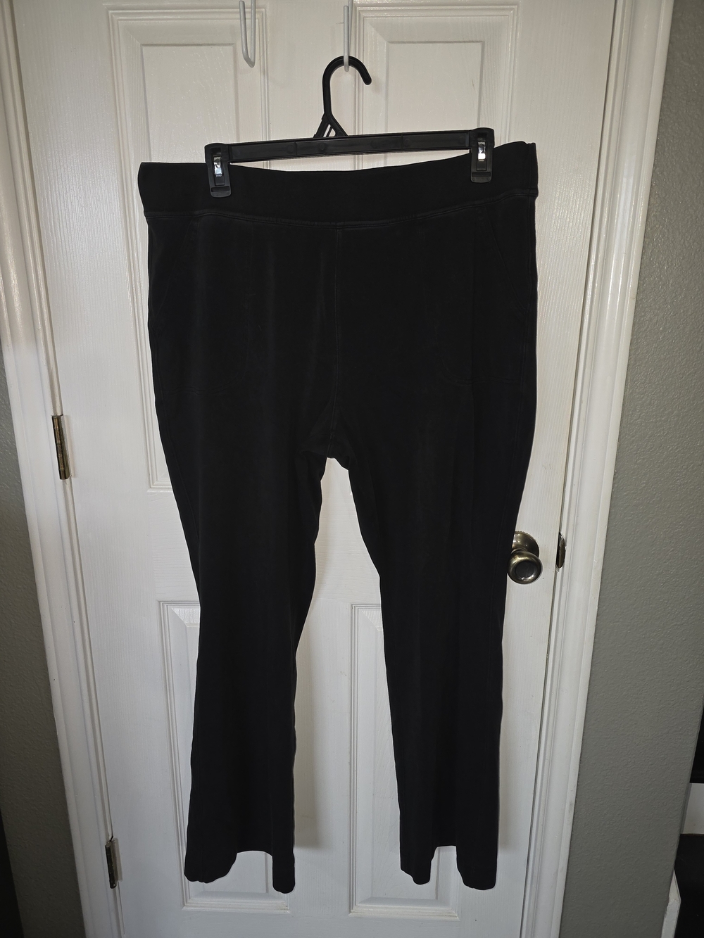 Duluth Trading Co Black Wide-Leg Pull-On Pants